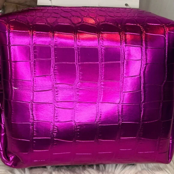 🌷SOLD🌷ED HARDY CROCODILE EMBOSSED PINK BAG - Picture 3 of 14